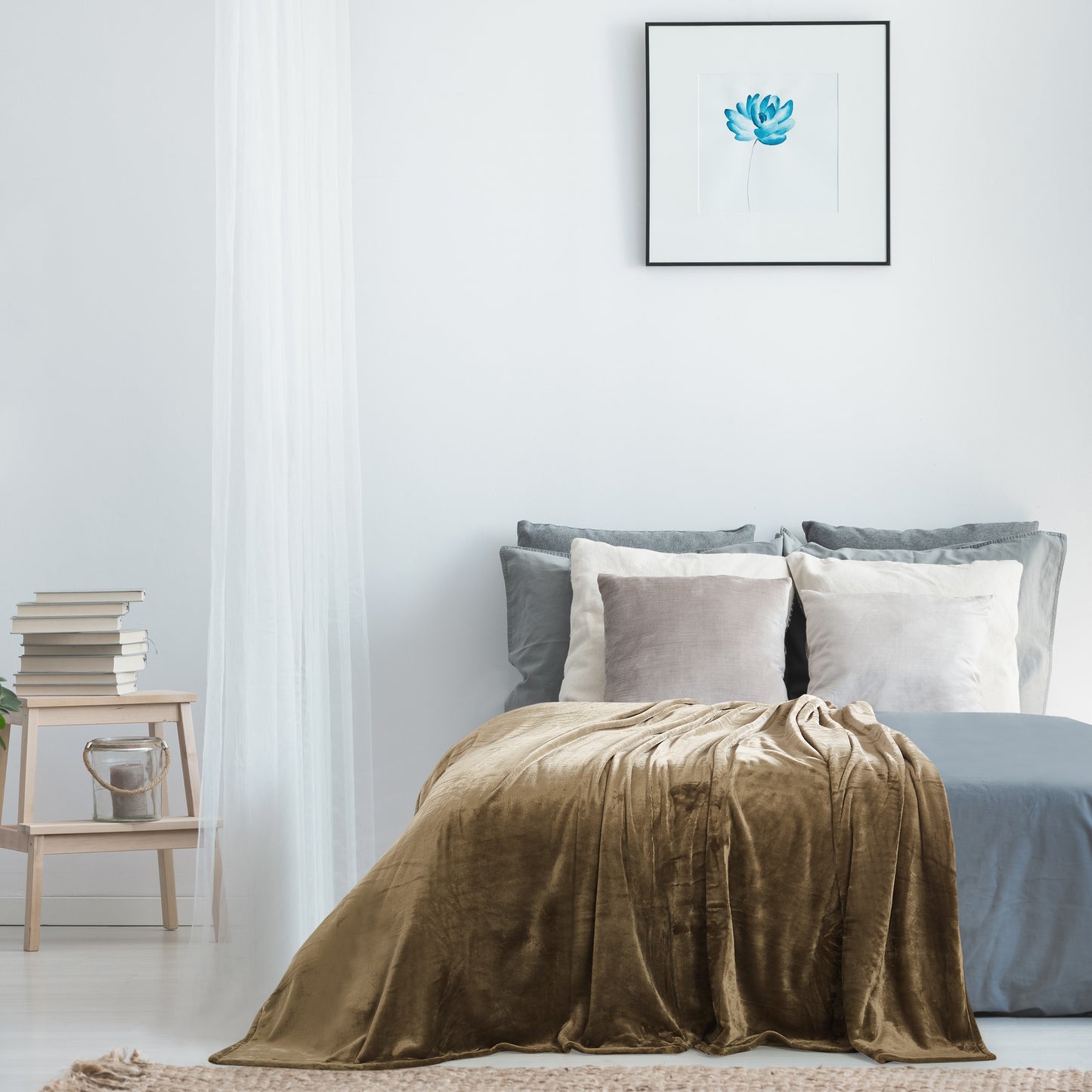 400 Series Solid Plush Blanket - Olive