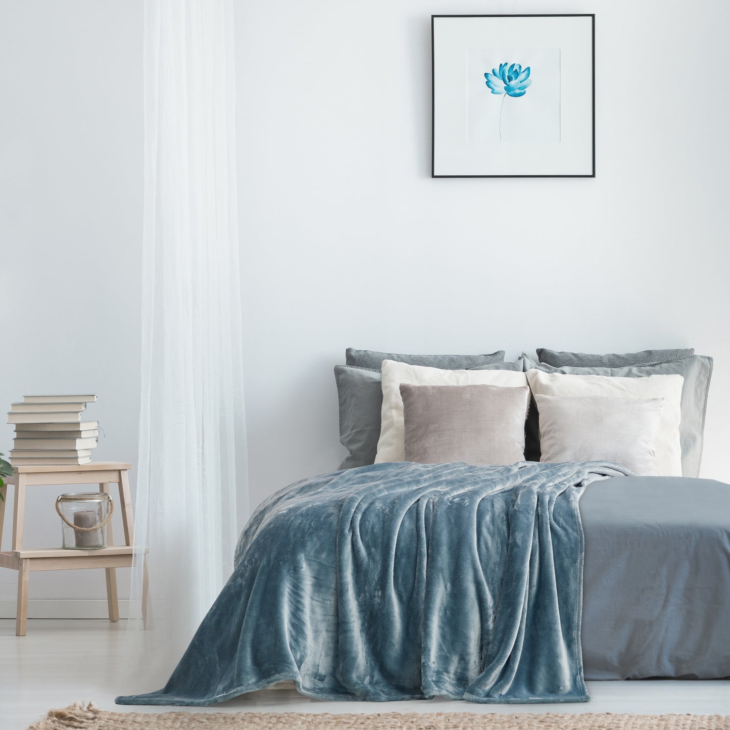 500 Series Solid Ultra Plush Blanket - Silver Sage
