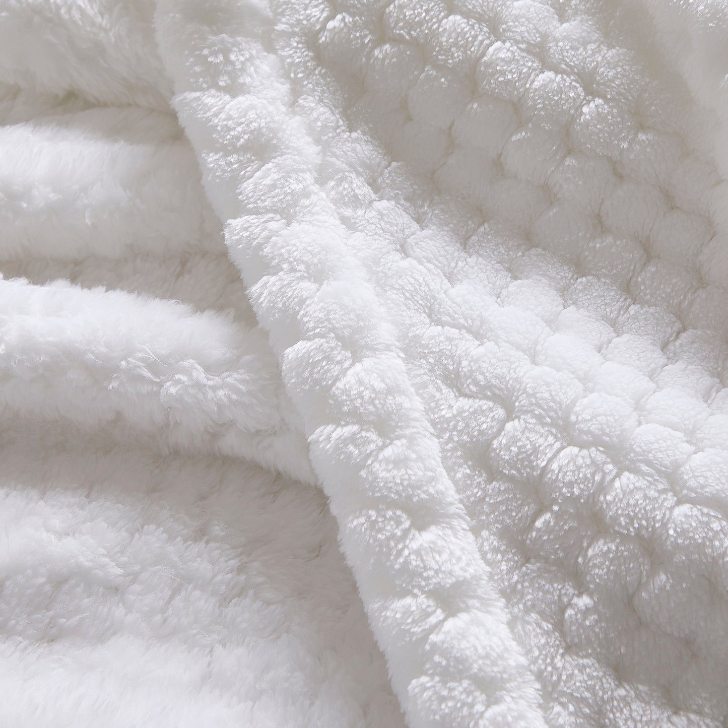 500 Series Classic Textured Oversized Throw - White