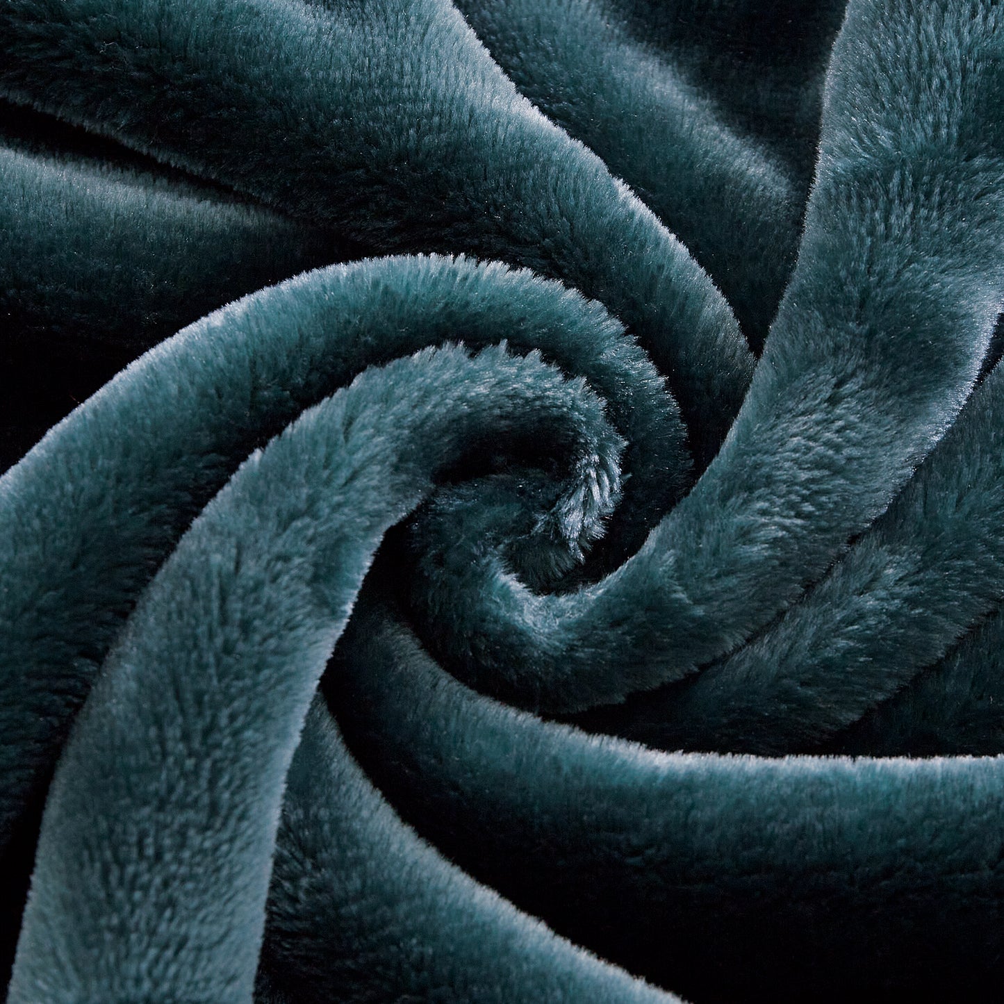 500 Series Heavy Solid Velvet Oversized Throw - Hunter Green