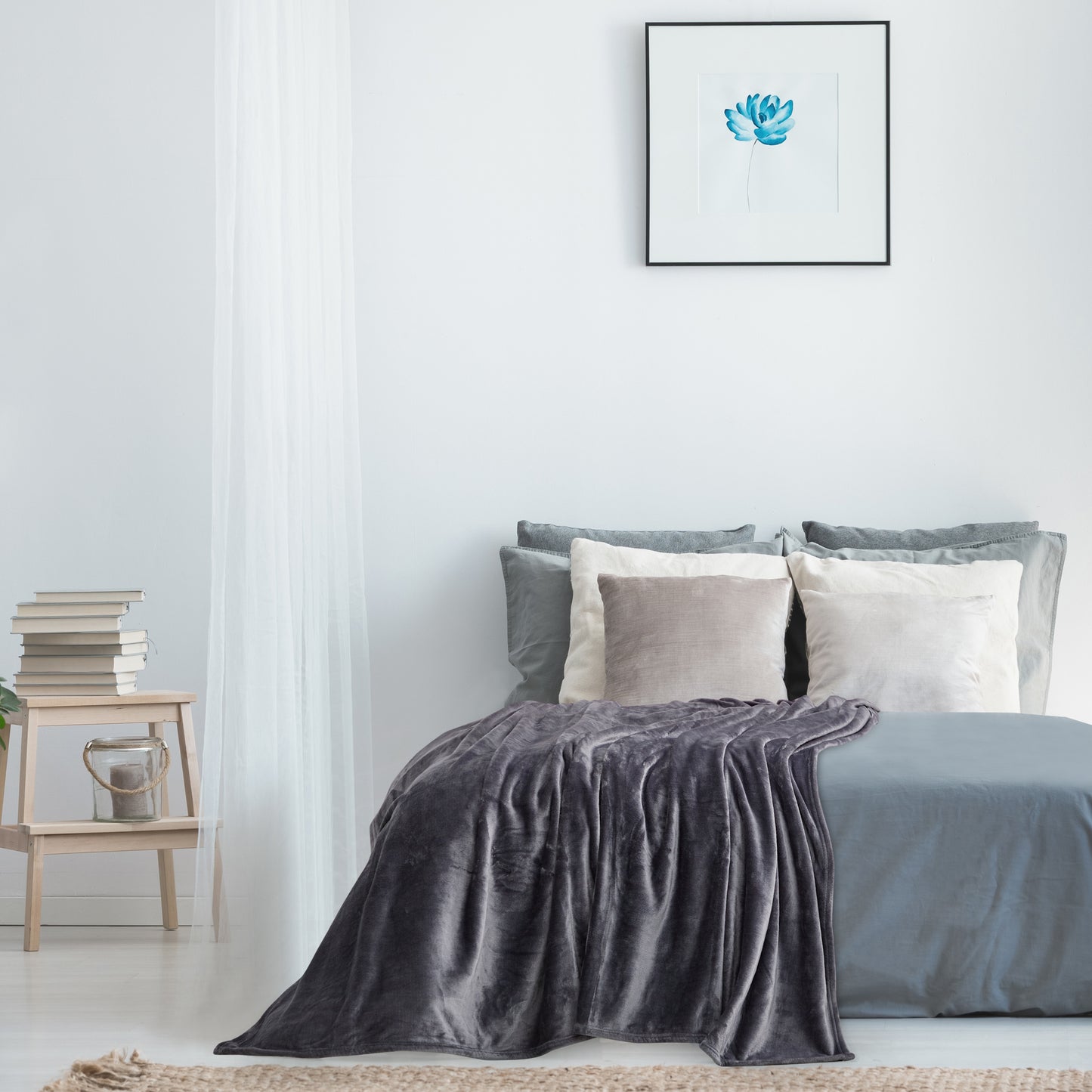 400 Series Solid Plush Blanket - Iron