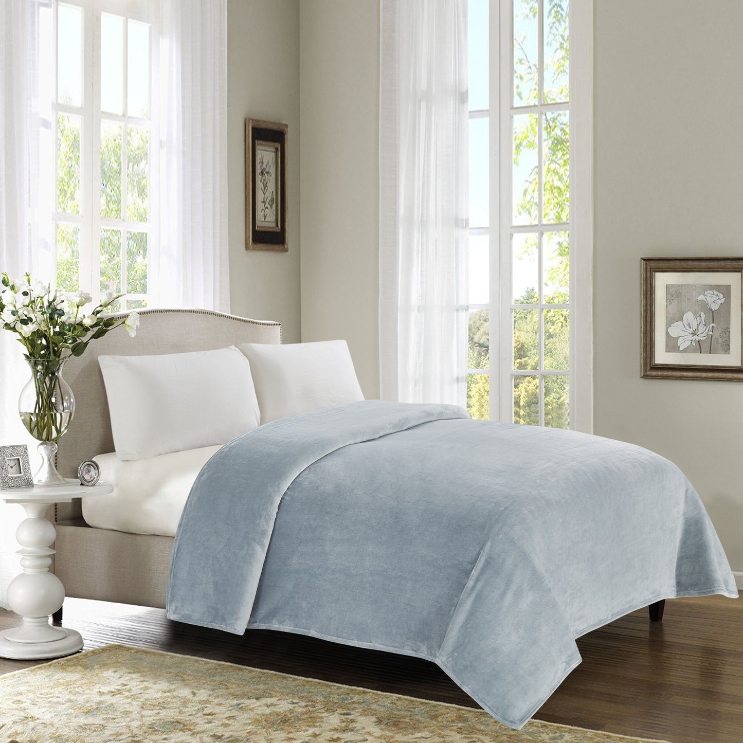 400 Series Solid Plush Blanket - Silver Sage