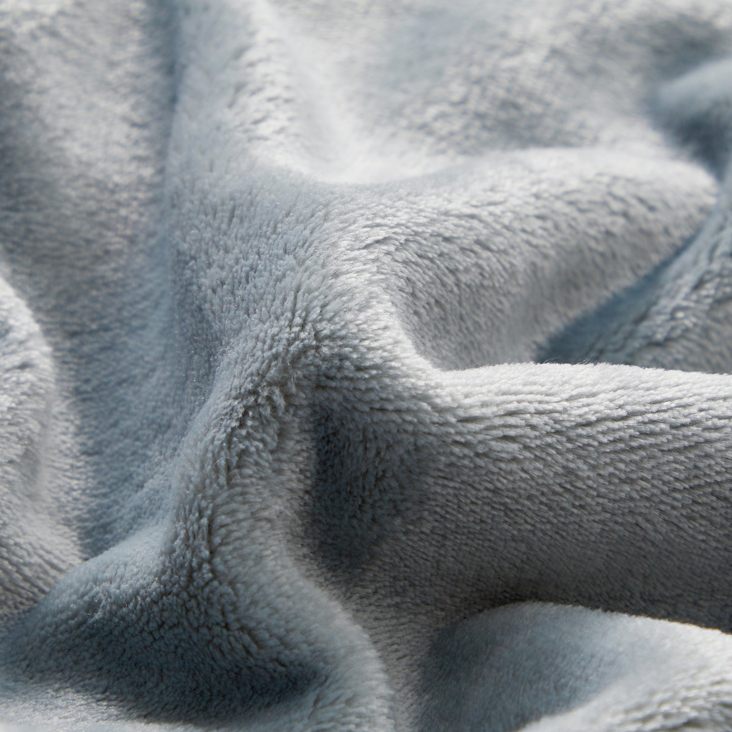 400 Series Solid Plush Blanket - Silver Sage