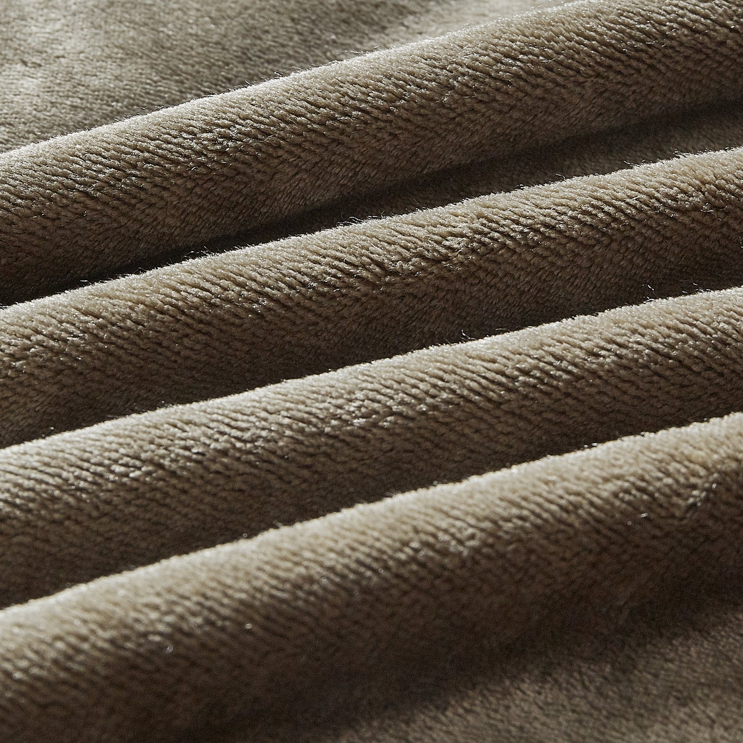 400 Series Solid Plush Blanket - Olive