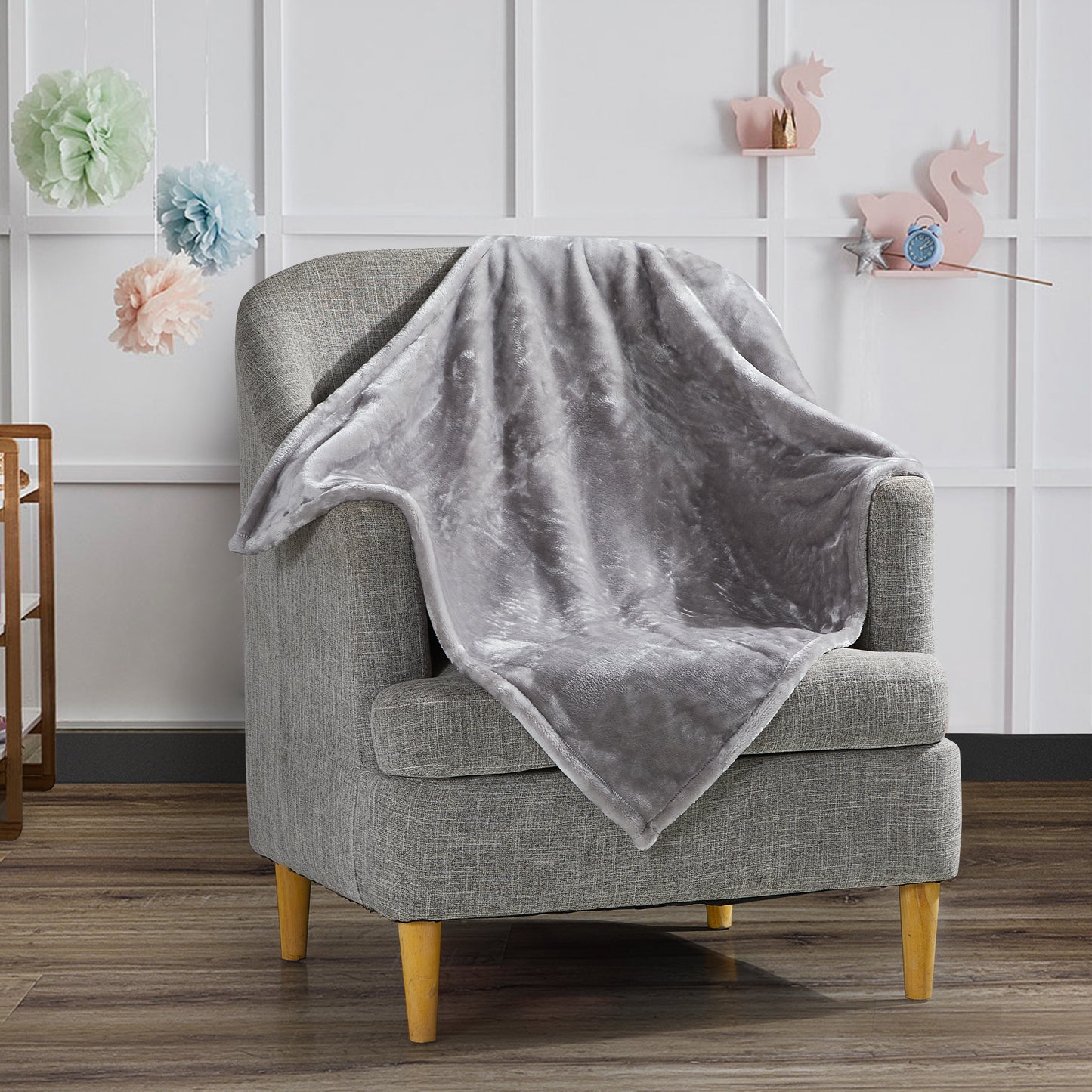 Mon Lapin by Thesis Solid 500 Series Ultra Plush Baby Blanket - Silver