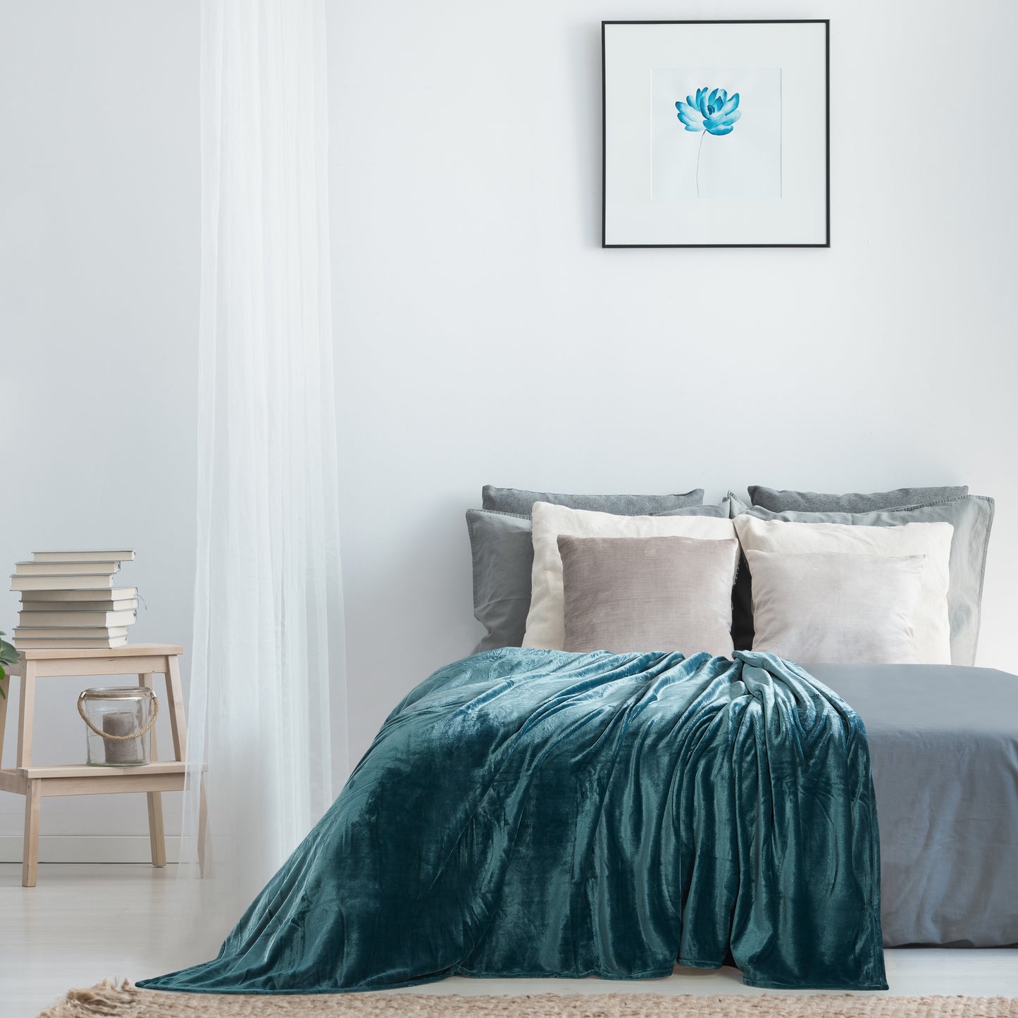 400 Series Solid Plush Blanket - Teal