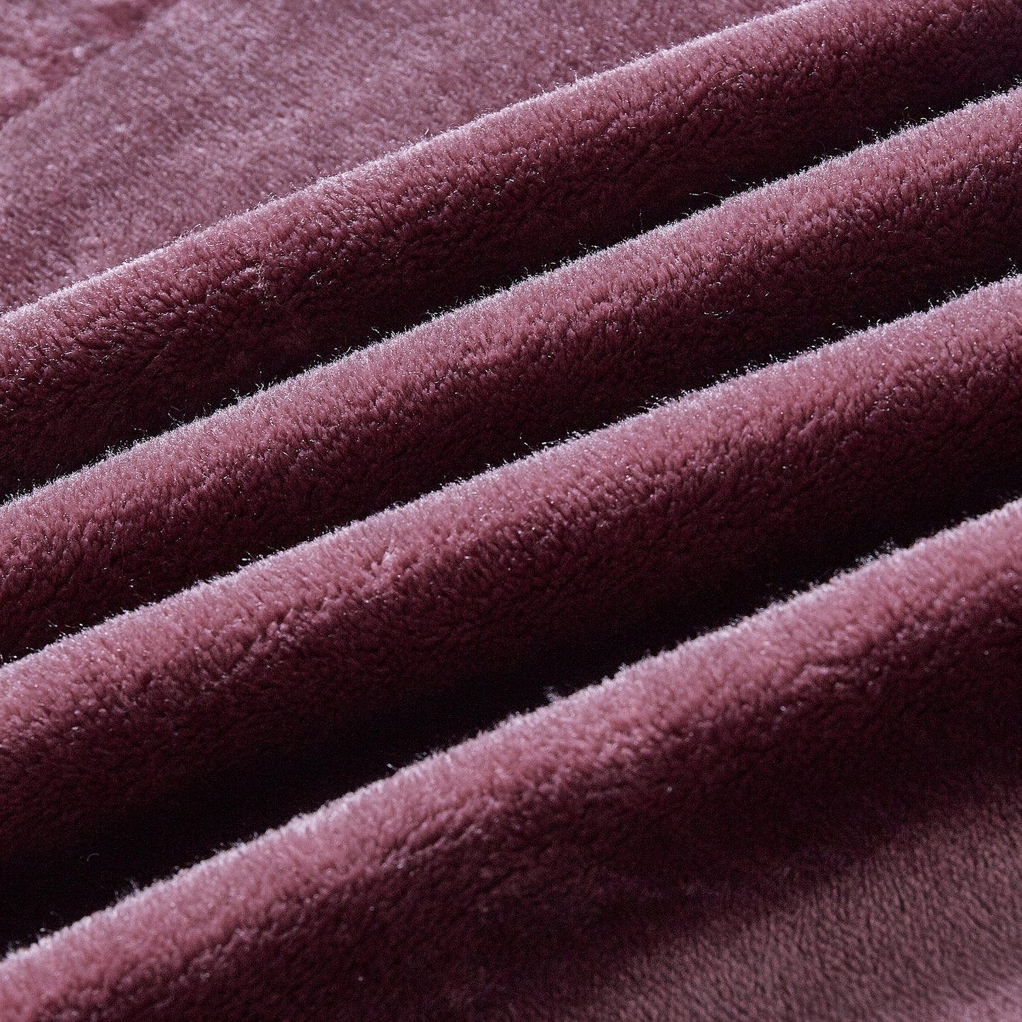 400 Series Solid Plush Blanket - Merlot