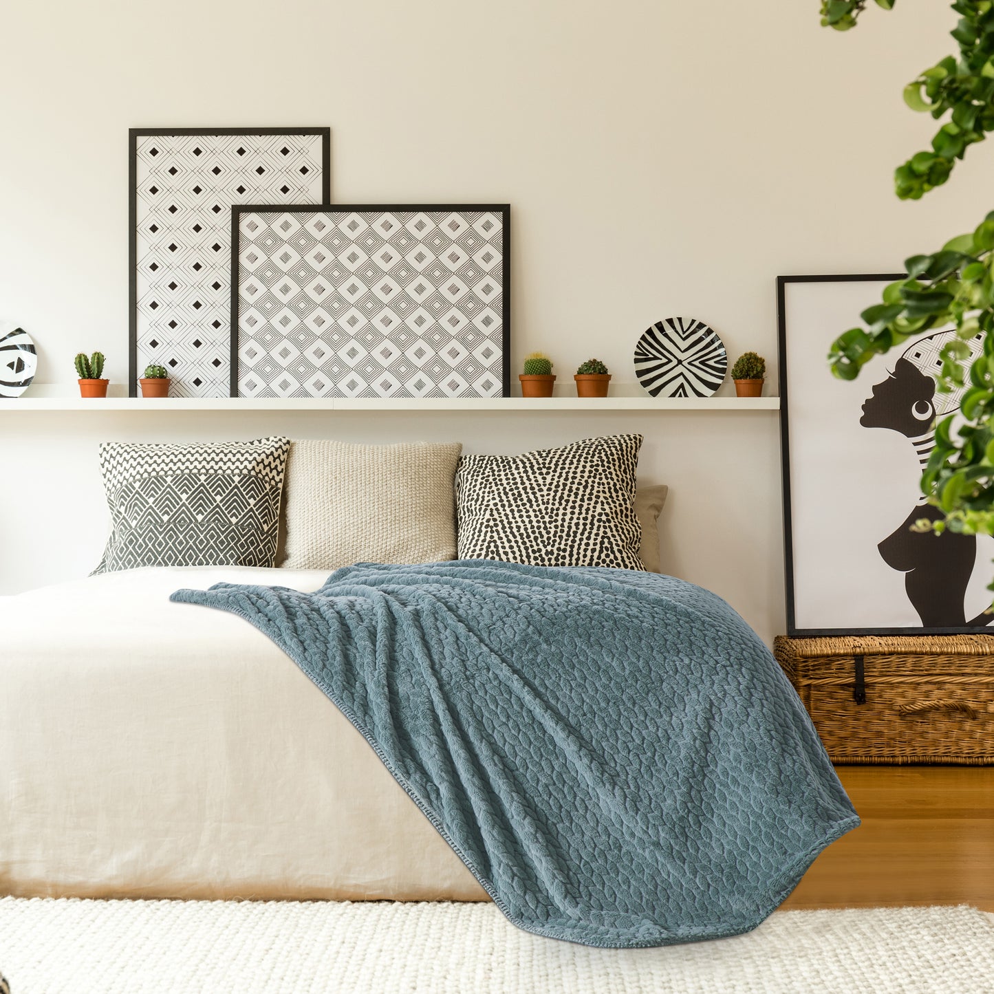 Etched Faux Fur Berber Throw - Silver Sage