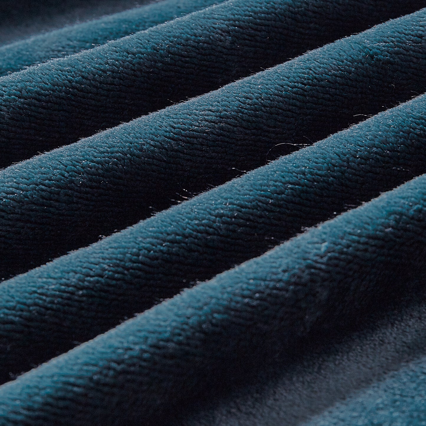 400 Series Solid Plush Blanket - Teal