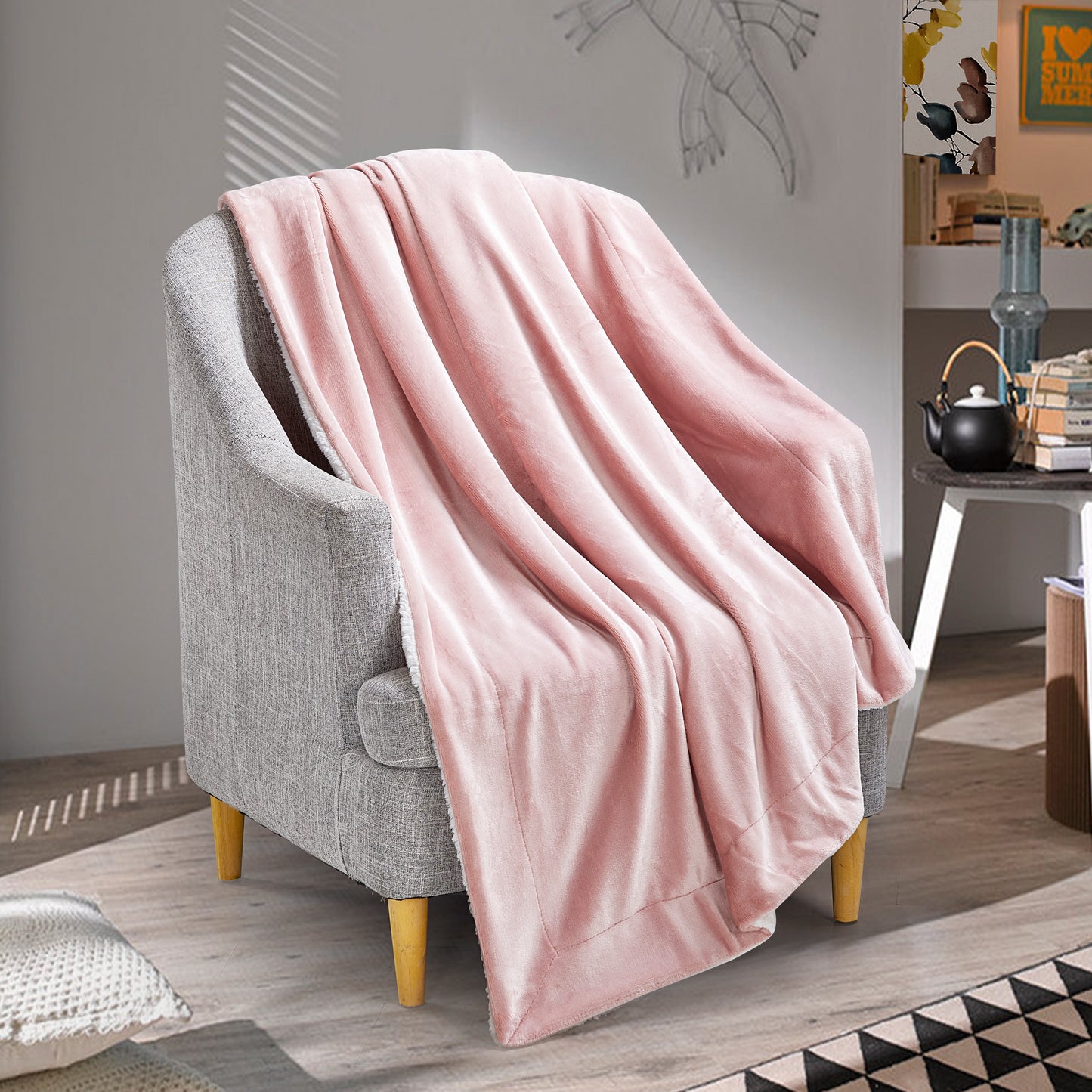 Classic Sherpa Throw - Blush