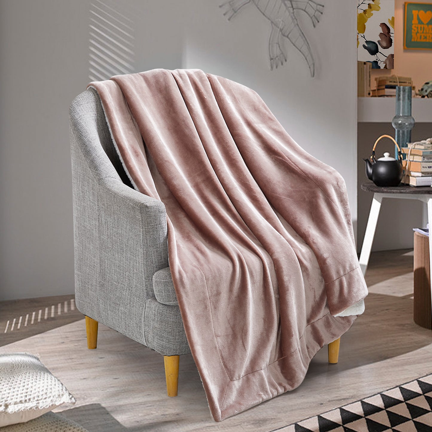 Classic Sherpa Throw - Saddle