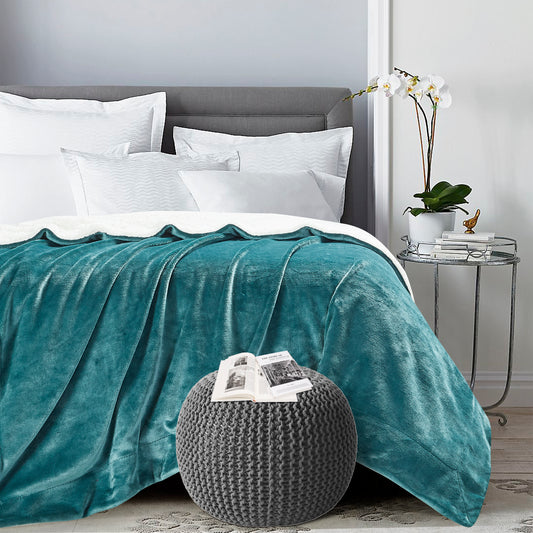 Classic Sherpa Throw - Teal